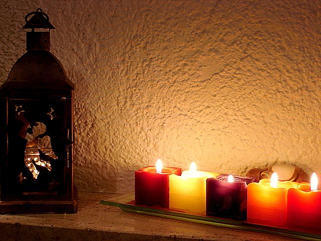 Les bougies sont indispensables pour agrémenter la fête de Noel